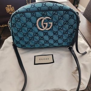 SOLD!!! Gucci Camera Bag